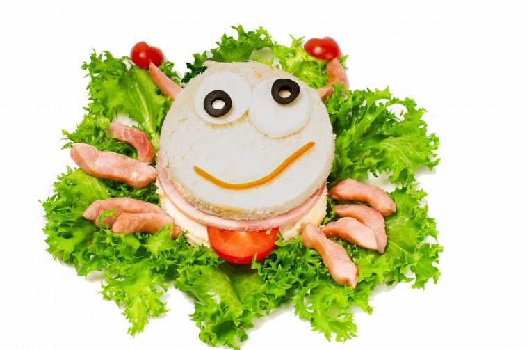 Crab-shaped sandwich